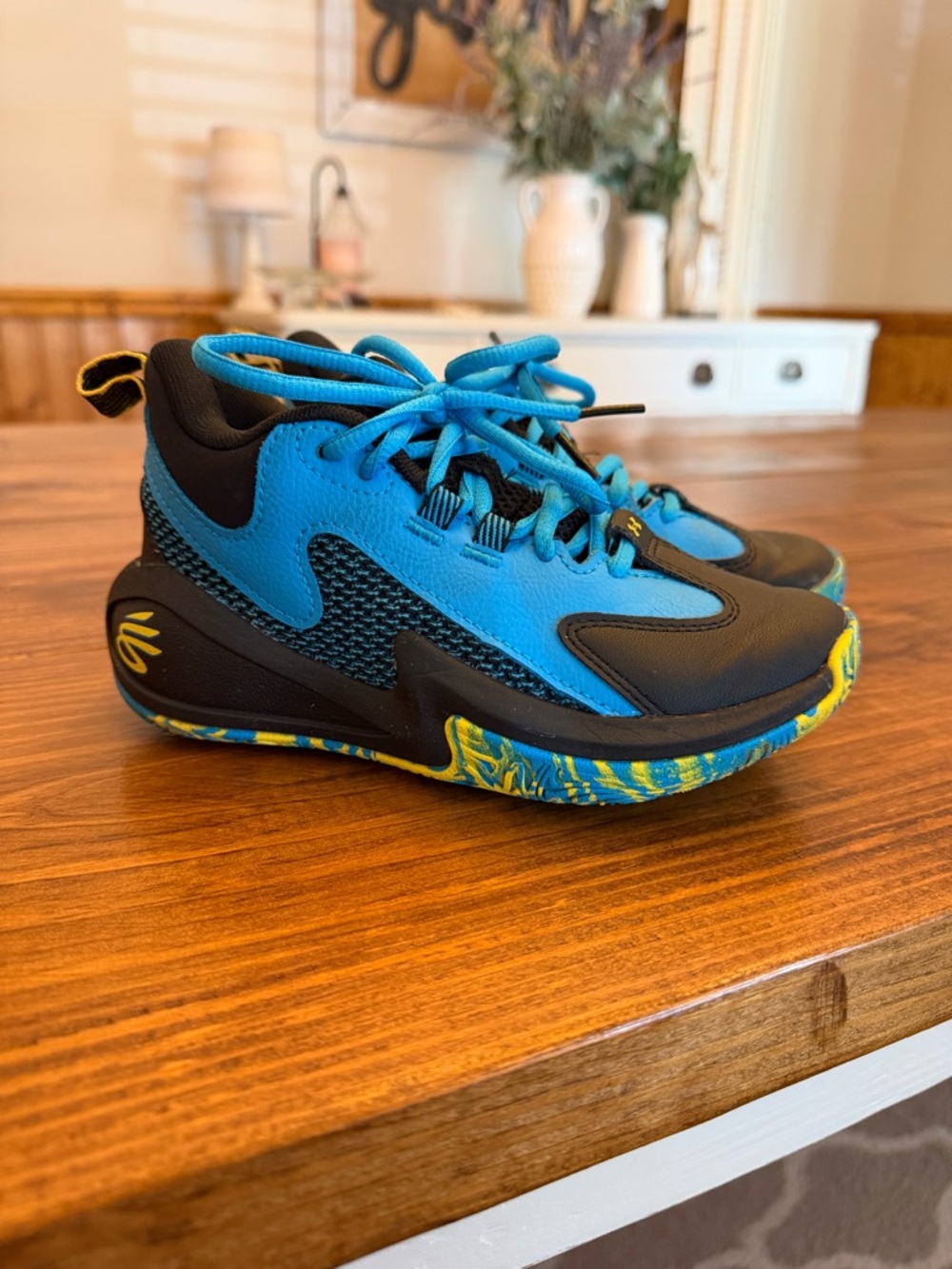 Under Armour Steph Curry kids basketball shoes
